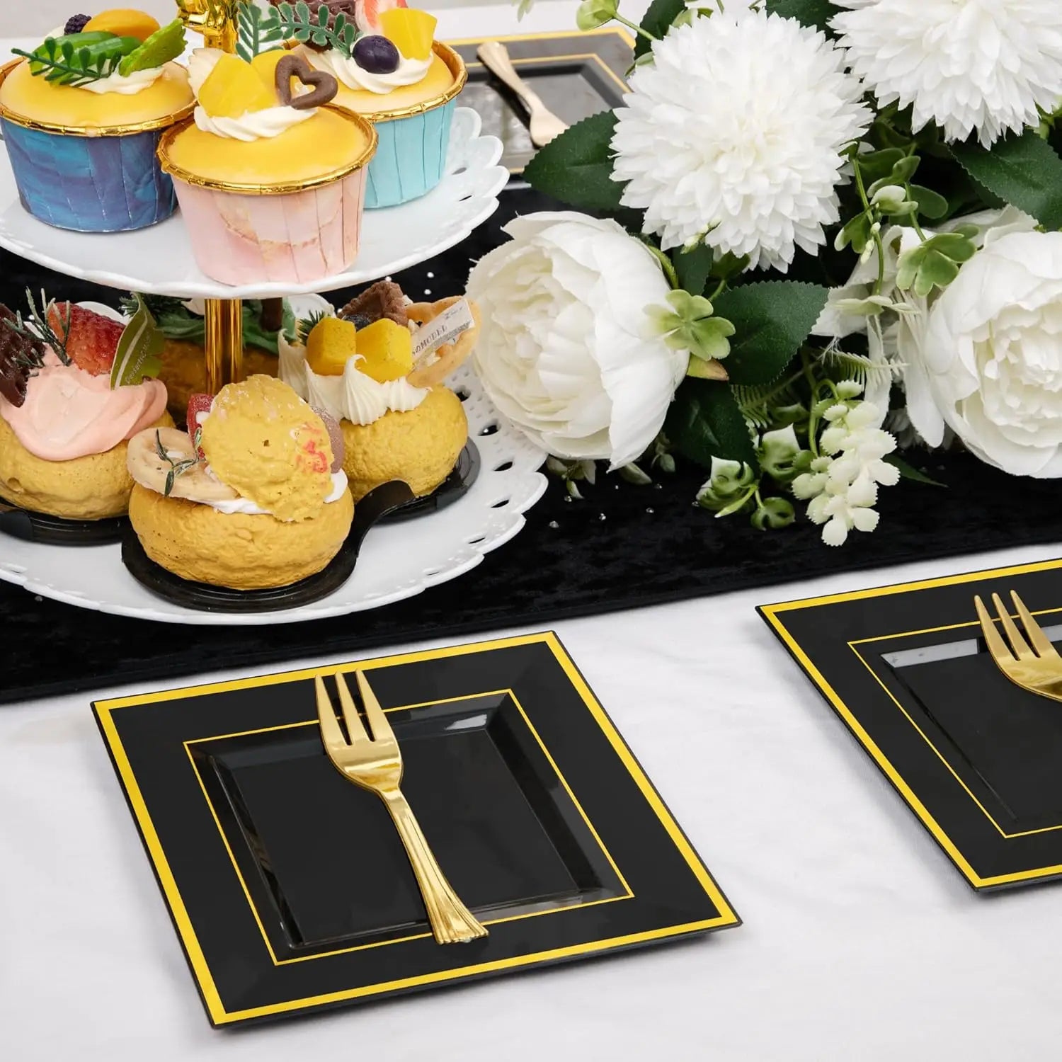 200PCS Black Gold Plastic Dessert Plates